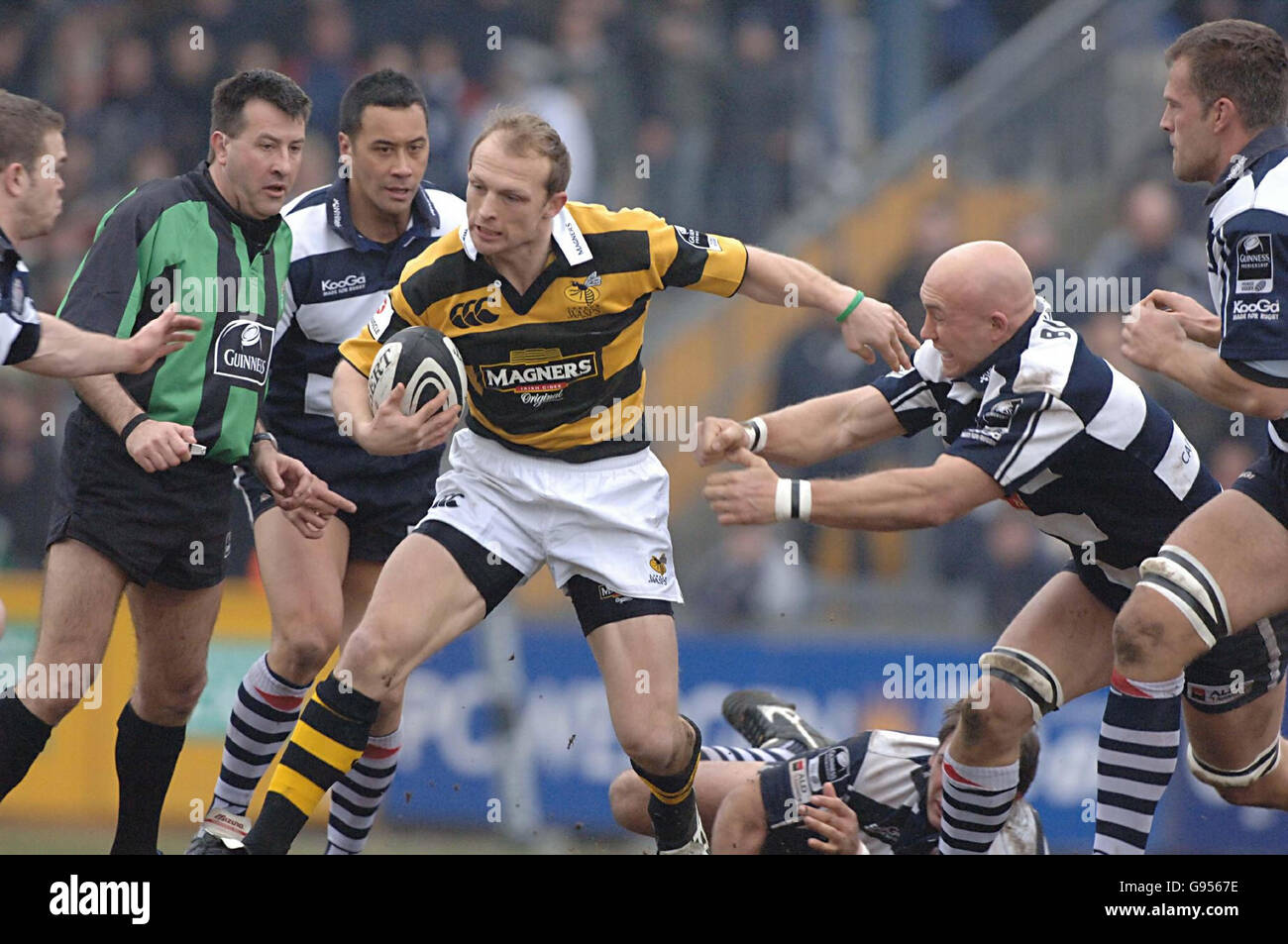 Matt Dawson di Wasps attraversa la linea di Bristol durante la loro partita Guinness Premiership al Memorial Stadium di Bristol, domenica 19 febbraio 2006. PREMERE ASSOCIAZIONE foto. Il credito fotografico dovrebbe essere: Barry Batchelor/PA. Foto Stock