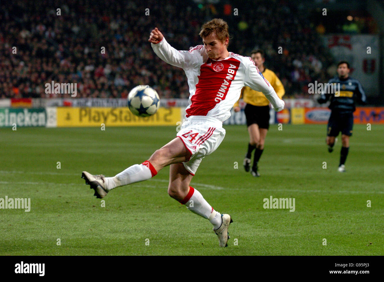 Calcio - UEFA Champions League - Round of 16 - prima tappa - Ajax v Inter Milan - Amsterdam Arena. Markus Rosenberg di AJAX si libera Foto Stock