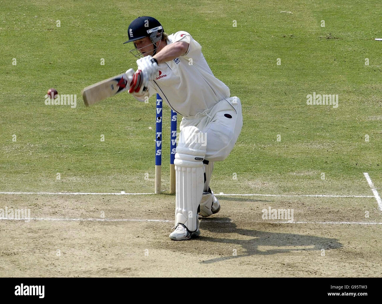 L'Inghilterra Paul Collingwood in azione contro l'India durante il secondo giorno del primo test match al Vidarbha Cricket Association Ground, Nagpur, India, giovedì 2 marzo 2006. PREMERE ASSOCIAZIONE foto. Il credito fotografico dovrebbe essere: Rebecca Naden/PA. Foto Stock
