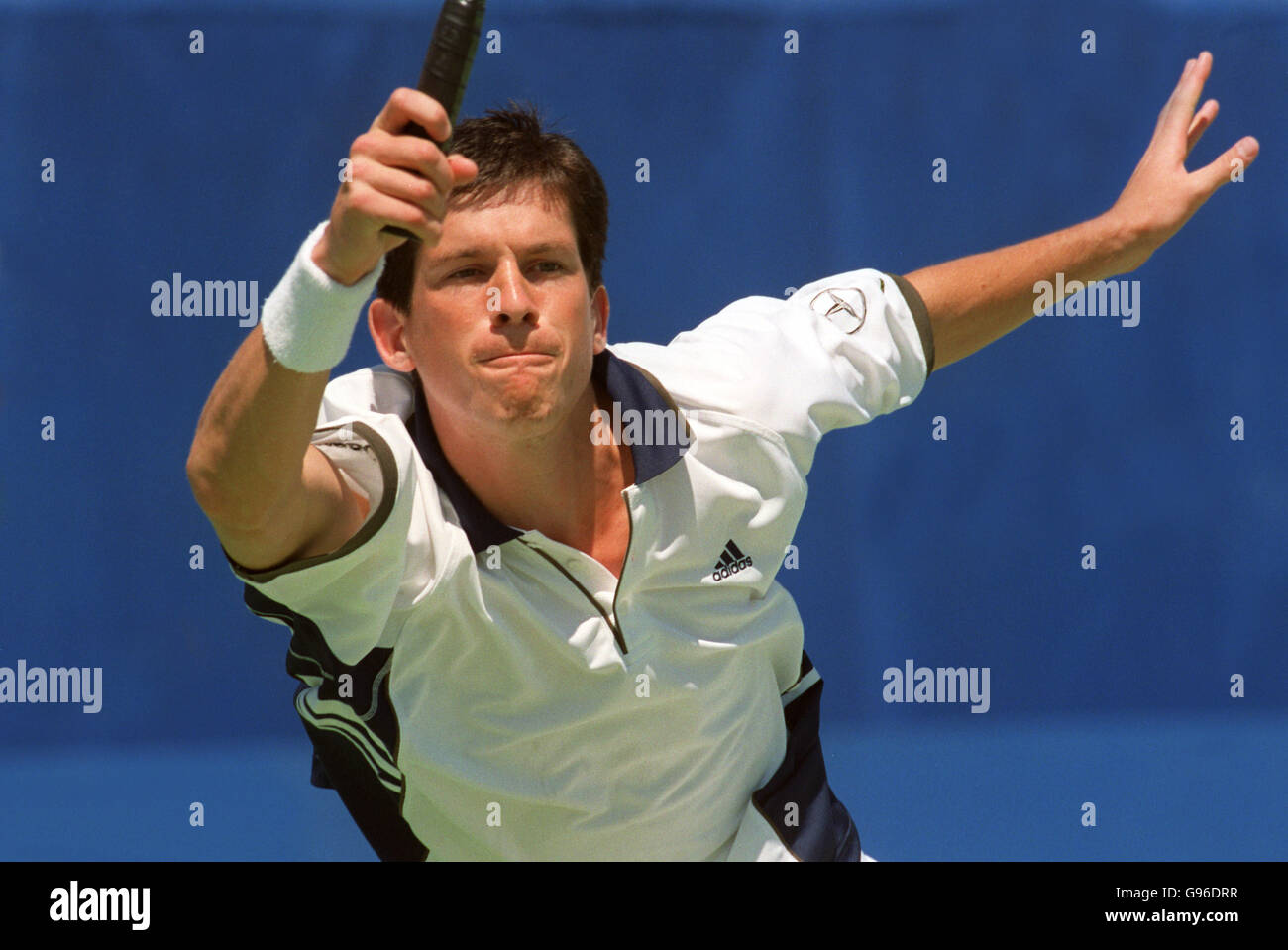 Tennis: Australian Open, 18/1/99 Mens single, primo round: Melbourne Park. I dieci Henman della Gran Bretagna contro Karim Alami del Marocco nel primo turno. Henman ha vinto 6-3, 6-2, 6-1. Foto Stock