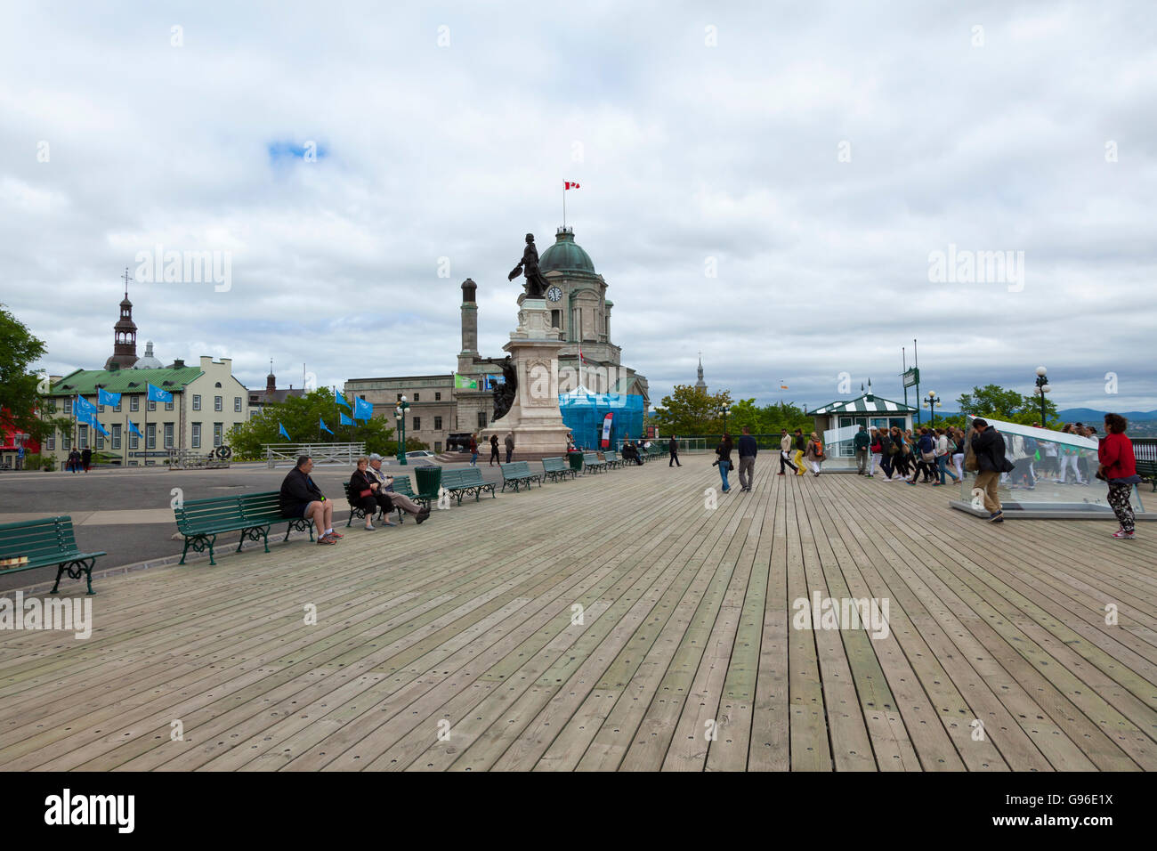 Il lungomare della città di Québec (La Promenade des Gouverneurs) che si affaccia sul fiume San Lorenzo Foto Stock