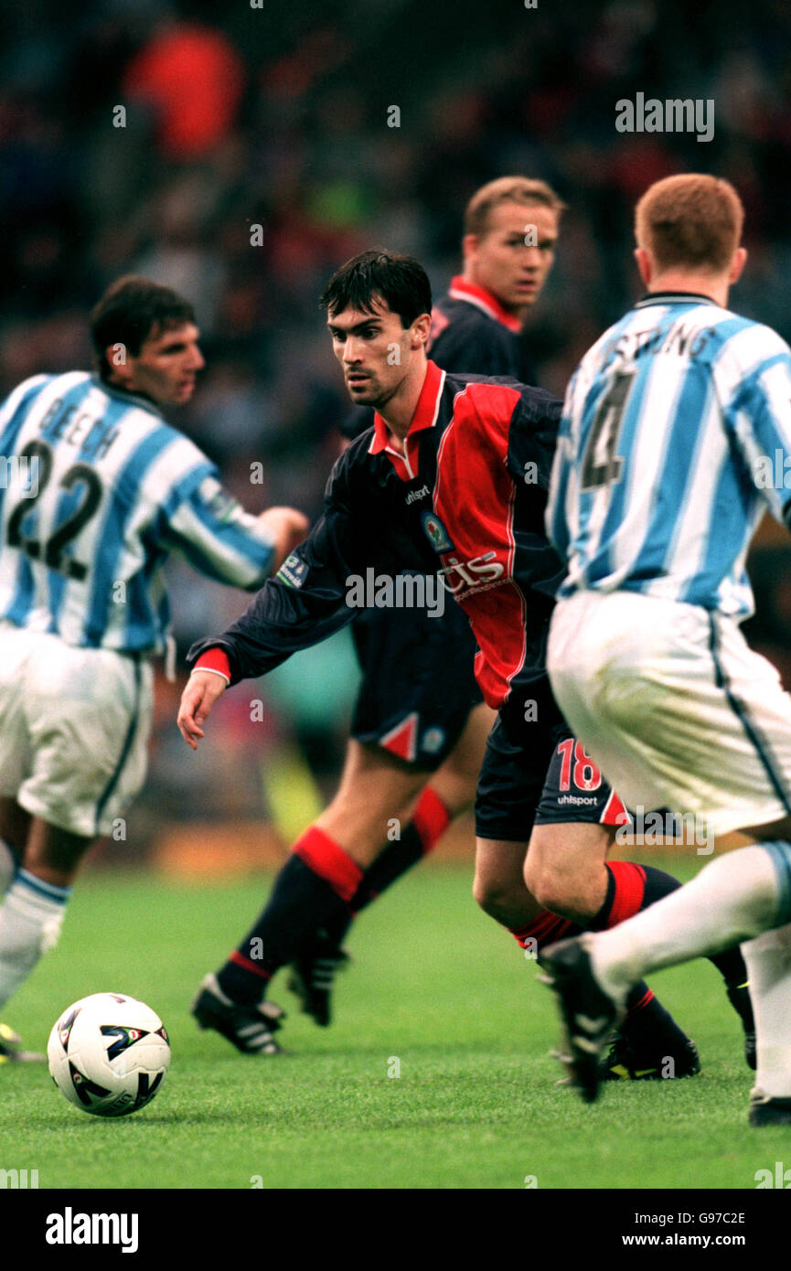 Calcio - Nationwide League Division uno - Huddersfield Town / Blackburn Rovers. Il Keith Gillespie di Blackburn Rovers si snoda davanti al Craig Armstrong di Huddersfield Town(4) Foto Stock