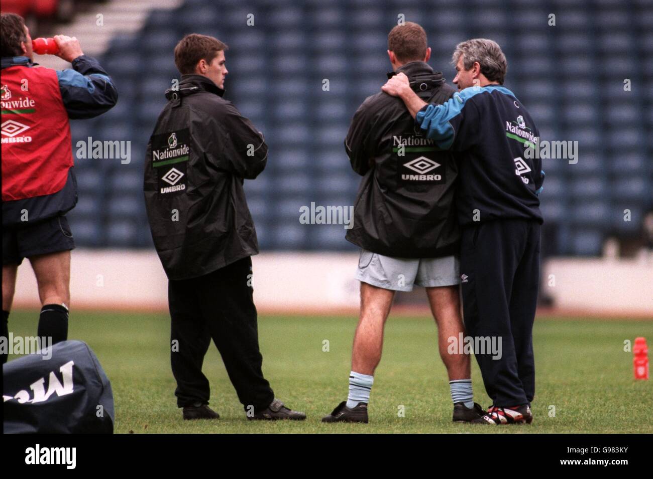 Calcio internazionale - Euro 2000 giocate qualificanti-0ff - Scozia v Inghilterra - Formazione Foto Stock