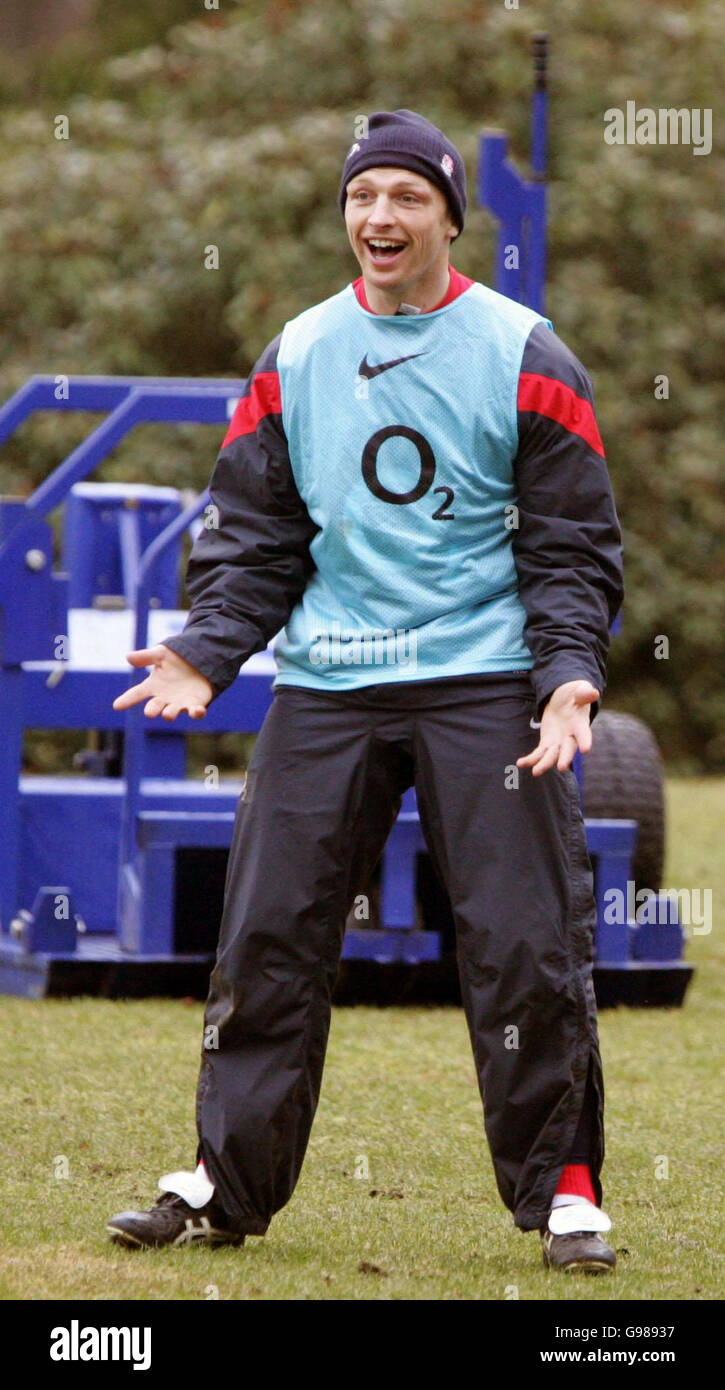 Inghilterra Matt Dawson durante una sessione di allenamento a Pennyhill Park, Bagshot, Surrey, mercoledì 8 marzo 2006. L'Inghilterra gioca la Francia nella RBS 6 Nations allo Stade de France di domenica. PREMERE ASSOCIAZIONE foto. Il credito fotografico dovrebbe essere: Tim Ockenden/PA Foto Stock