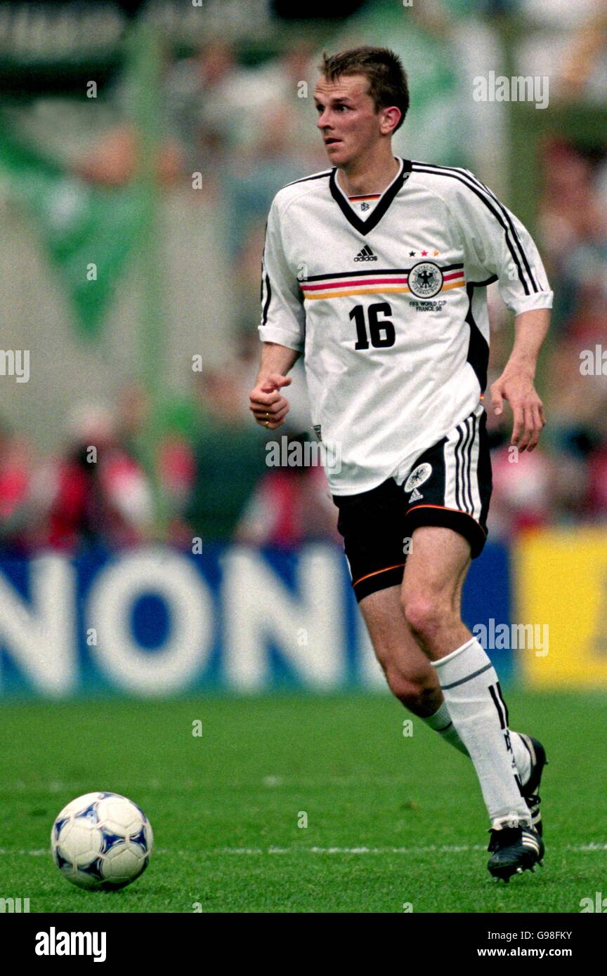 Calcio - Coppa del mondo Francia 98 - Gruppo F - Germania / Jugoslavia. Dietmar Hamann, Germania Foto Stock