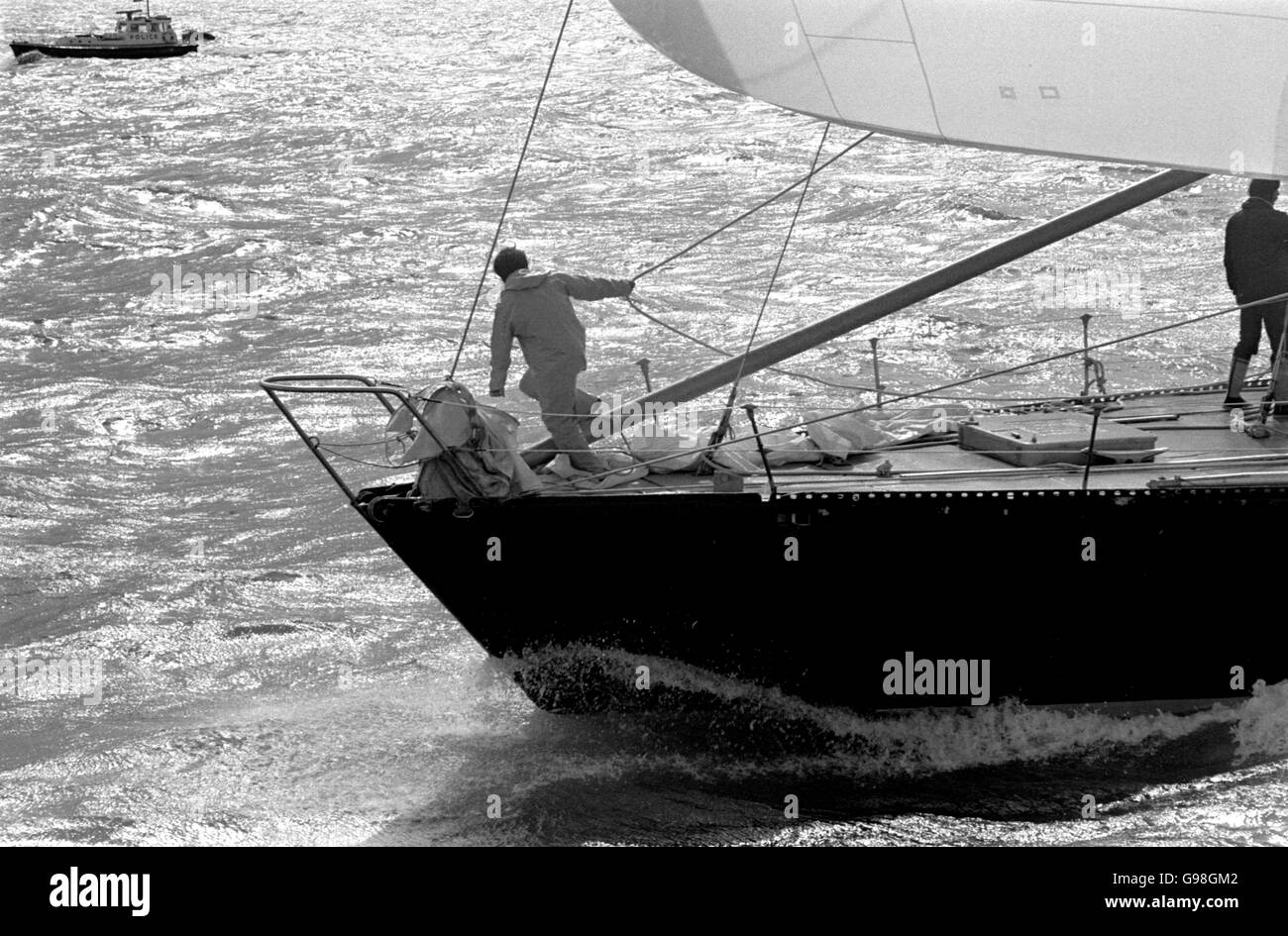 AJAXNETPHOTO. 1978. SOLENT, Inghilterra. - WHITBREAD RACE 1978 - YACHT francese PEN DUICK VI RACING AL TRAGUARDO della 4TH GAMBA E FINE DEL 1977/8 Whitbread Round the World Race. Foto:JONATHAN EASTLAND/AJAX REF;penna 4782303 19 Foto Stock