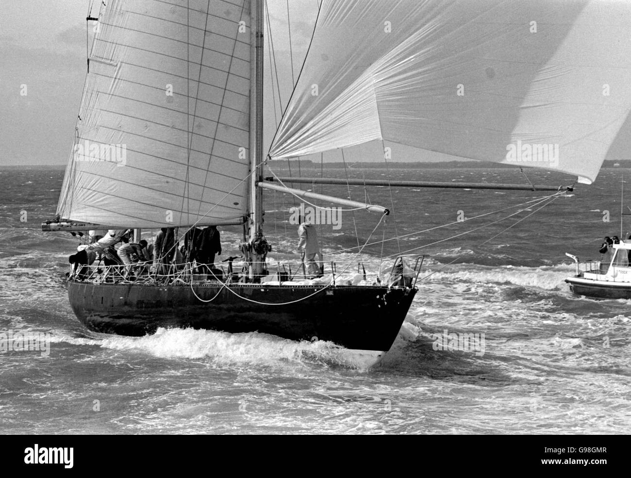 AJAXNETPHOTO. 1978. SOLENT, Inghilterra. - WHITBREAD RACE 1978 - YACHT francese PEN DUICK VI RACING AL TRAGUARDO della 4TH GAMBA E FINE DEL 1977/8 Whitbread Round the World Race. Foto:JONATHAN EASTLAND/AJAX REF;penna 4782303 23 Foto Stock