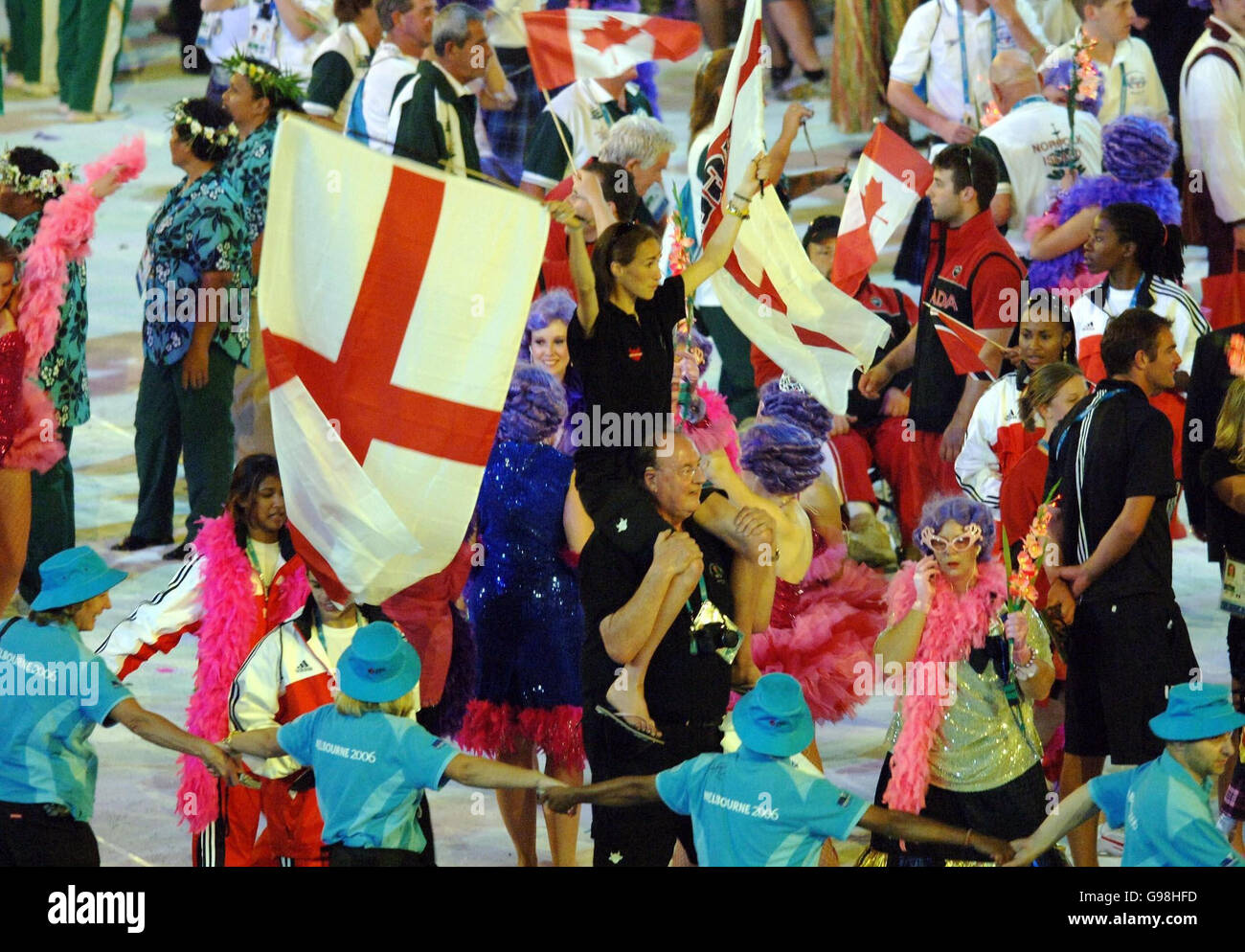 Gli atleti sfilano durante la cerimonia di chiusura dei 18 Giochi del Commonwealth al Melbourne Cricket Ground, Melbourne, Australia, domenica 26 marzo 2006. Vedere la storia di PA COMMONWEALTH. PREMERE ASSOCIAZIONE foto. Il credito fotografico dovrebbe essere: Sean Dempsey/PA. Foto Stock