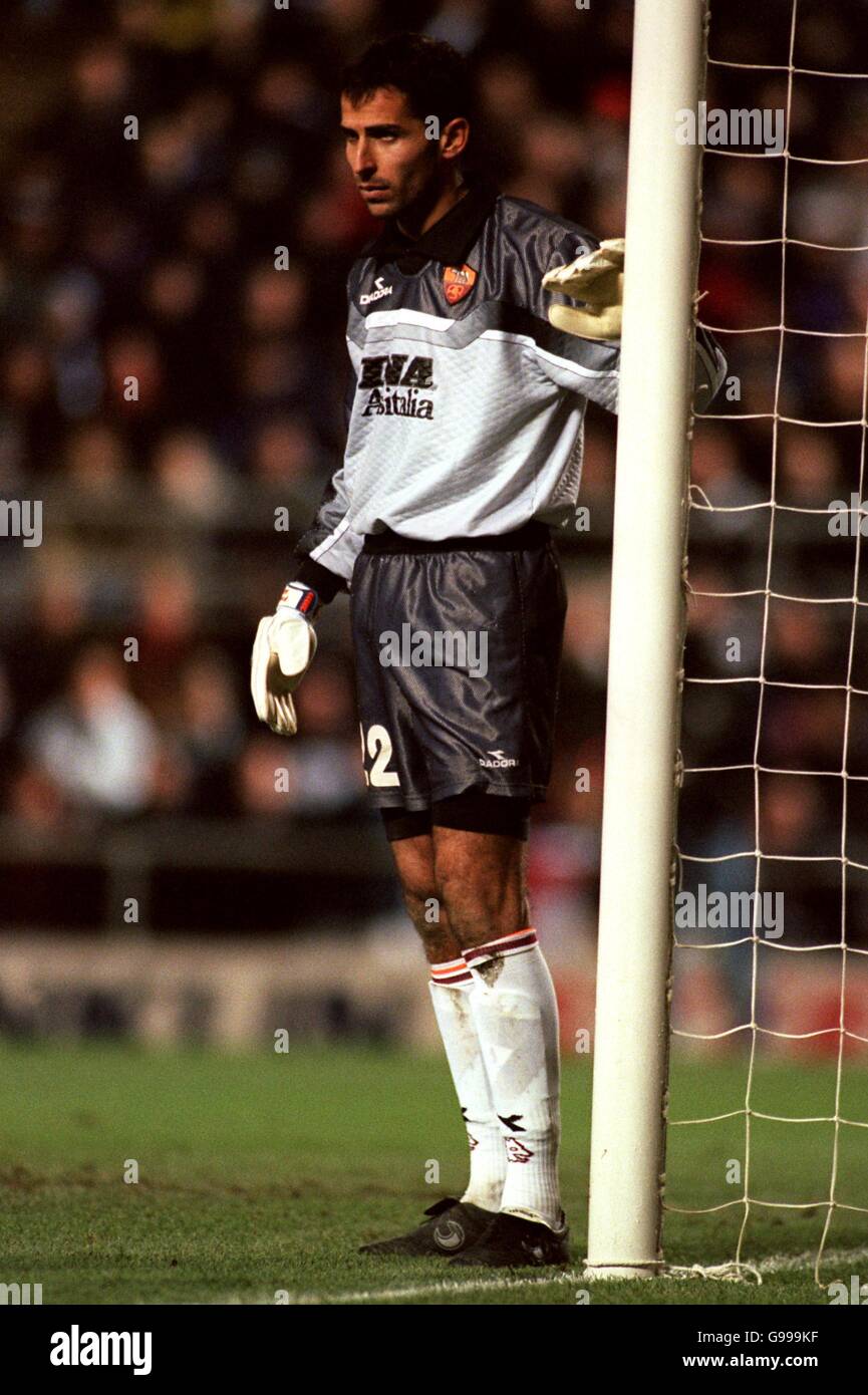Calcio - Coppa UEFA - terzo turno seconda tappa - Newcastle United contro Roma. Francesco Antonioli di Roma Foto Stock