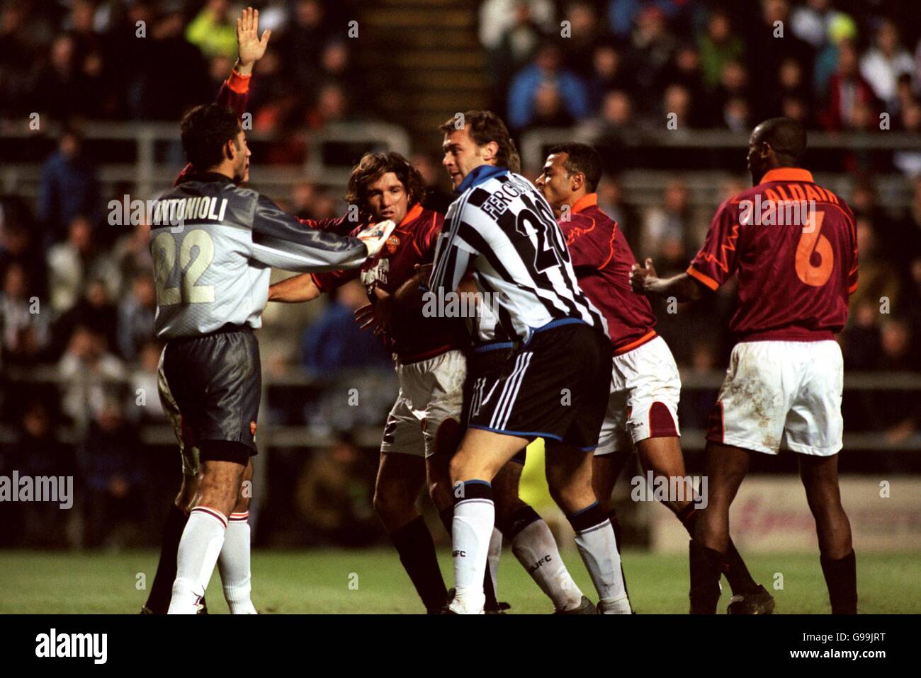Calcio - Coppa UEFA - Terzo Round seconda gamba - Newcastle United v Roma Foto Stock