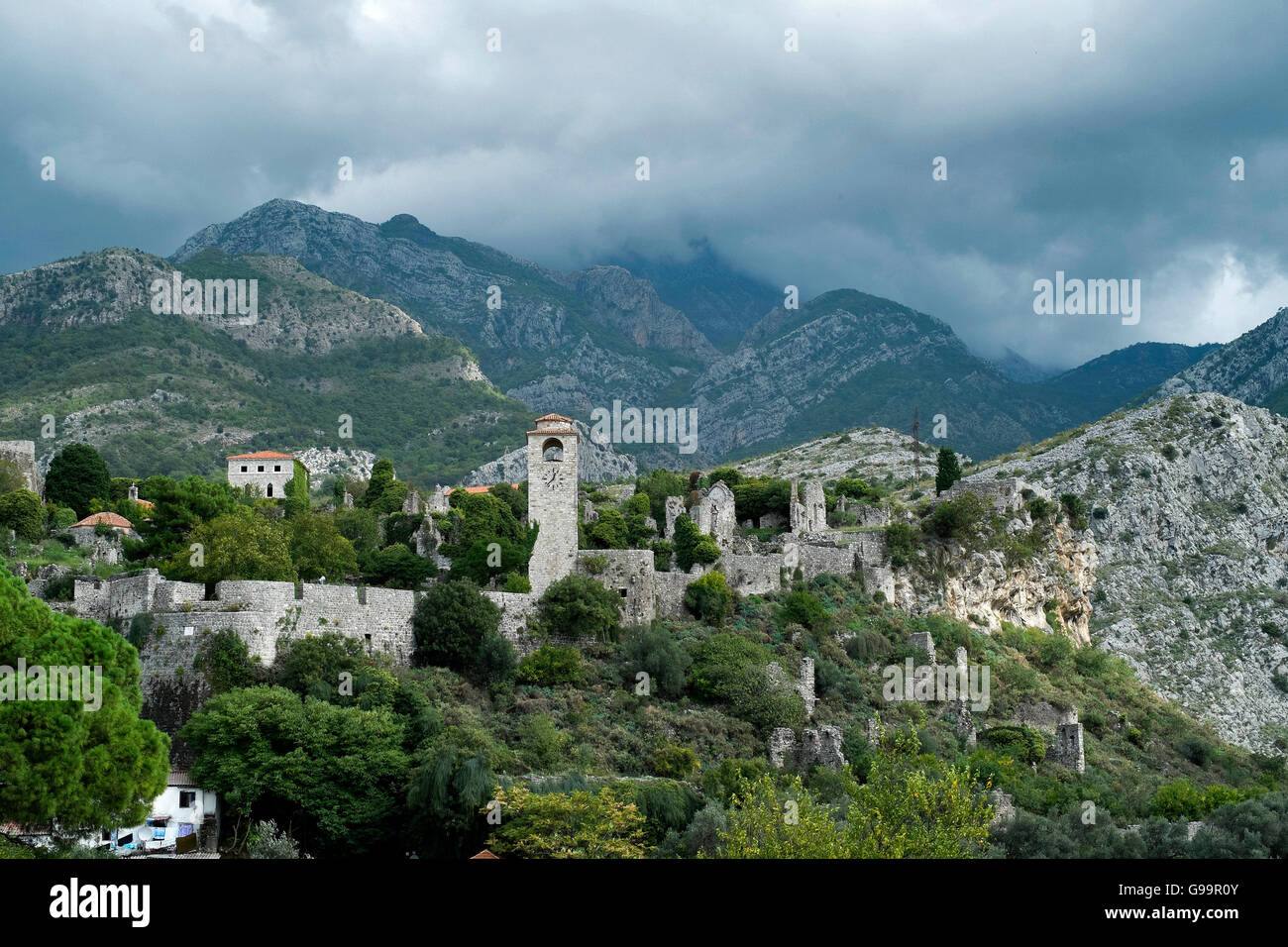 Stari Bar(significa vecchio Bar) è una piccola cittadina in Montenegro.Sito del Patrimonio Culturale Mondiale dell'UNESCO Foto Stock