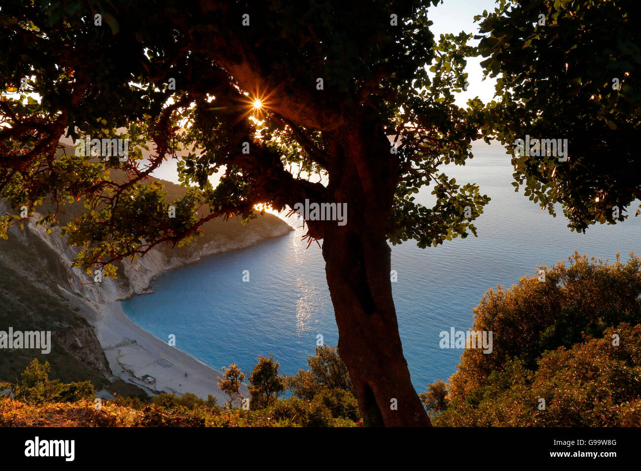 Spiaggia Mirtos e bello sfondo. Foto Stock