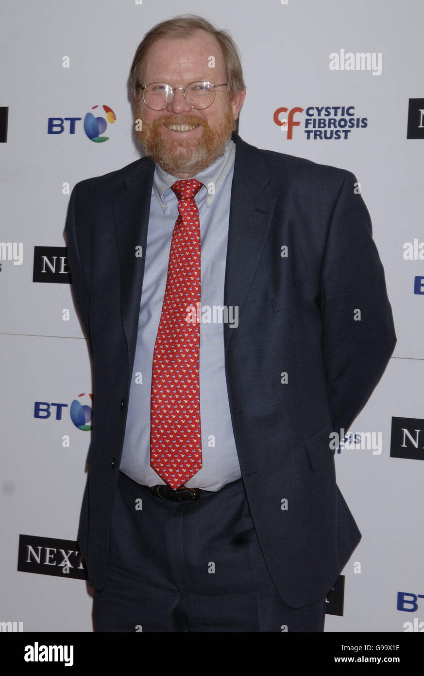 Bill Bryson arriva al Breathing Life Awards 2006, al Royal Lancaster Hotel, nel centro di Londra. PREMERE ASSOCIAZIONE foto. Data immagine: Giovedì 27 aprile 2006. I premi celebrano i successi dei giovani con la fibrosi Cistica. PREMERE ASSOCIAZIONE foto. Il credito fotografico dovrebbe essere: Yui Mok/PA Foto Stock