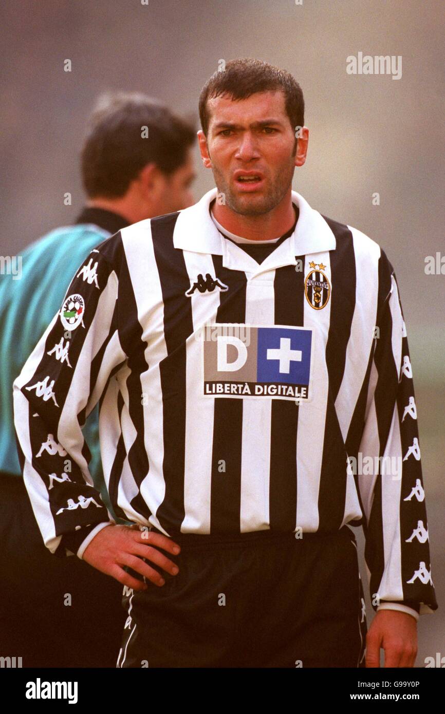 Calcio Italiano - Serie A - Juventus / Cagliari. Zinedine Zidane, Juventus  Foto stock - Alamy