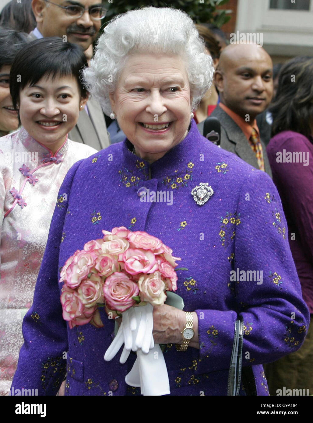 La Regina Elisabetta II della Gran Bretagna a Marlborough House nel centro di Londra. Foto Stock