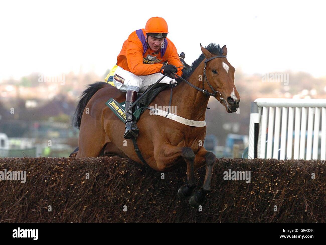 Jacks Craic guidato da Antony Evans nel John Smith's. Inseguimento del campanile di Red Rum Handicap (Classe 1) Foto Stock