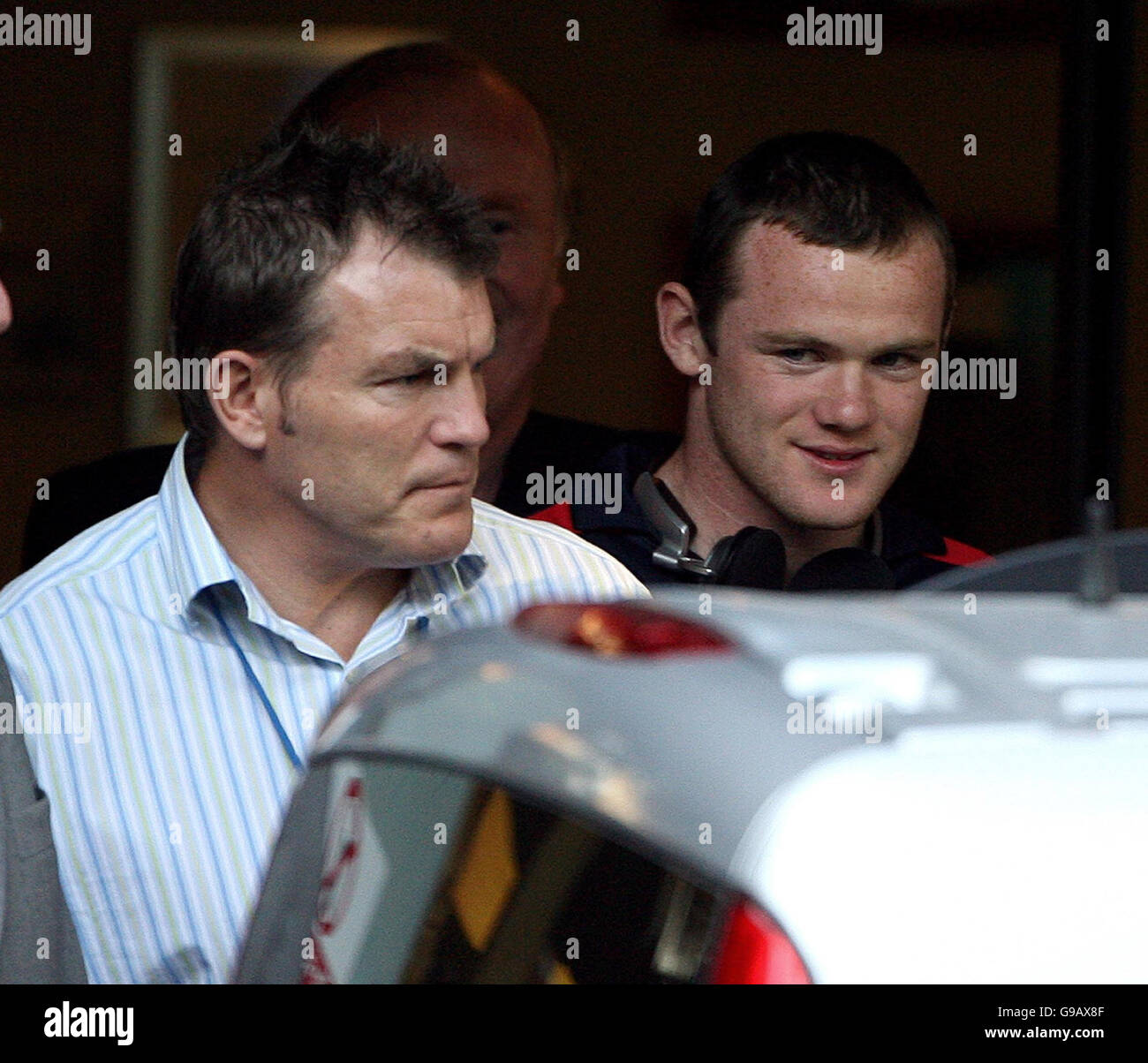 Il Wayne Rooney dell'Inghilterra lascia il Whalley Range Burpa Hospital di Manchester. Foto Stock