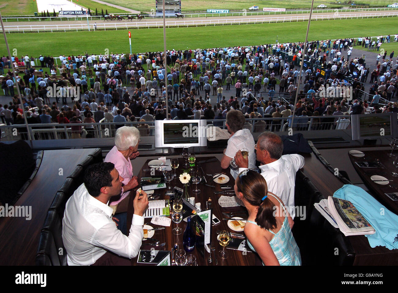 Horse Racing - Rock a gare con Starsailor - Kempton Park Racecourse Foto Stock