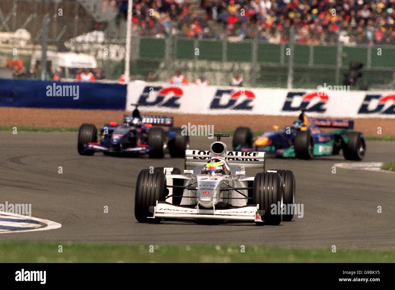 Formula uno Motor Racing - Gran Premio di Gran Bretagna. Ricardo Zonta guida Jean Alesi e Pedro Diniz Foto Stock