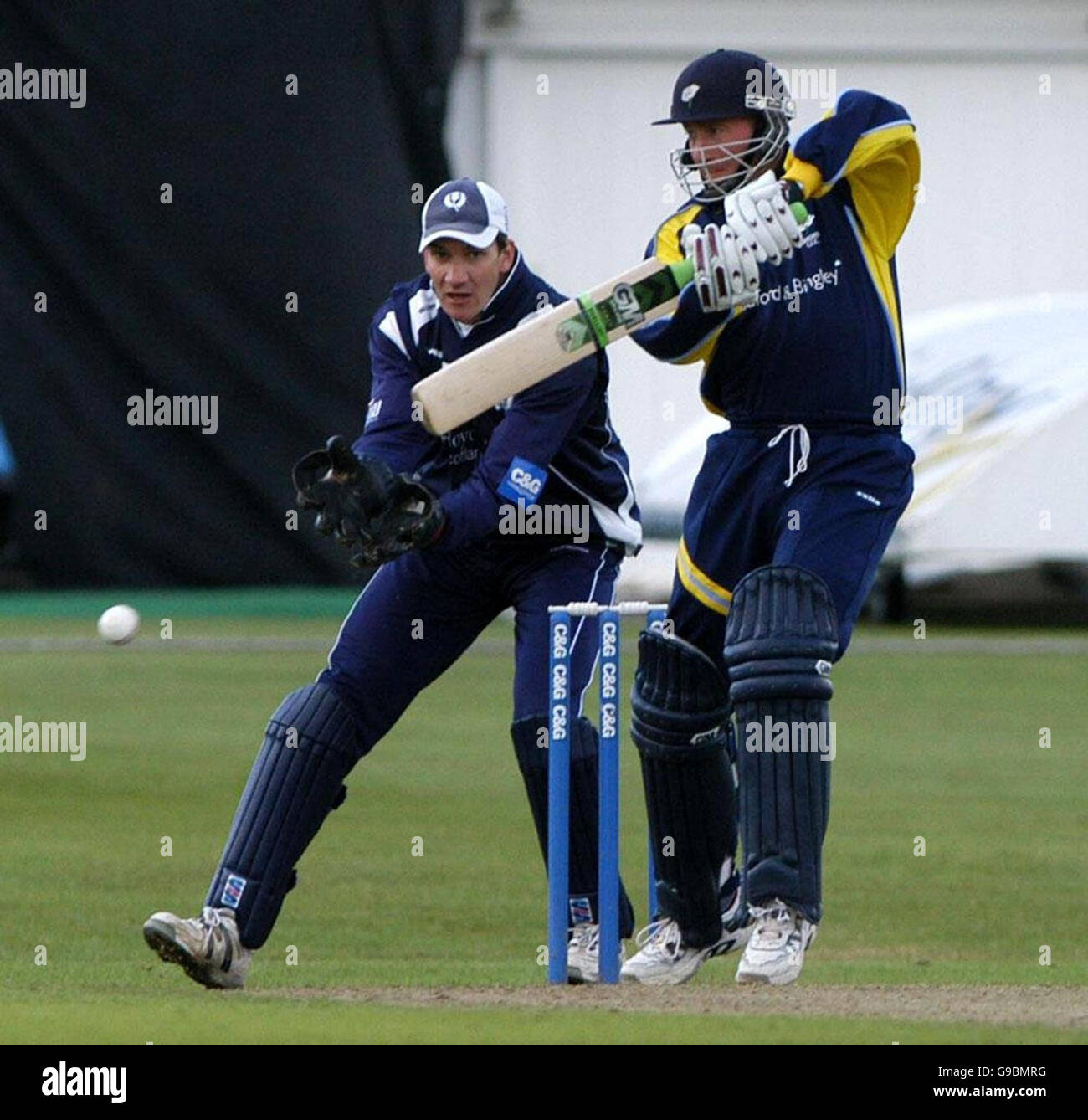 Michael Vaughan in azione durante la partita C&G contro la Scozia a Headingley. Foto Stock