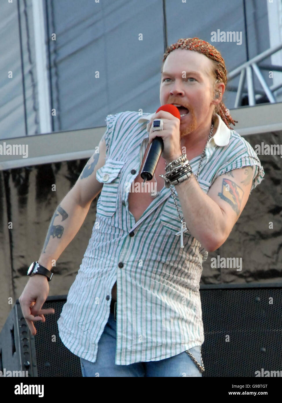 Cantante dei Guns N' Roses Axl Rose esegue sul palco a Dublino Arena RDS a Dublino, la notte