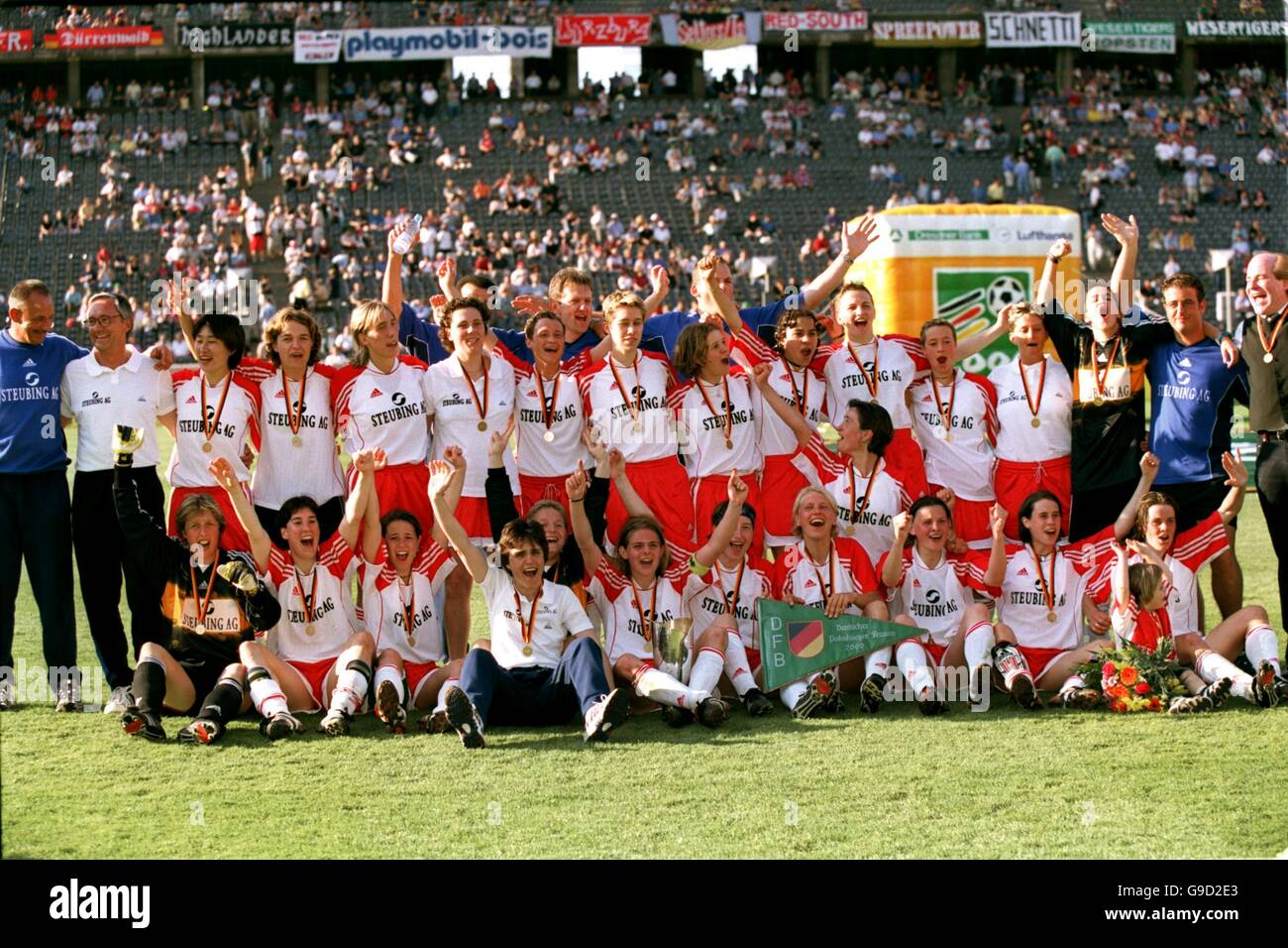 FFC Frankfurt festeggia la vittoria della Coppa tedesca femminile Foto Stock