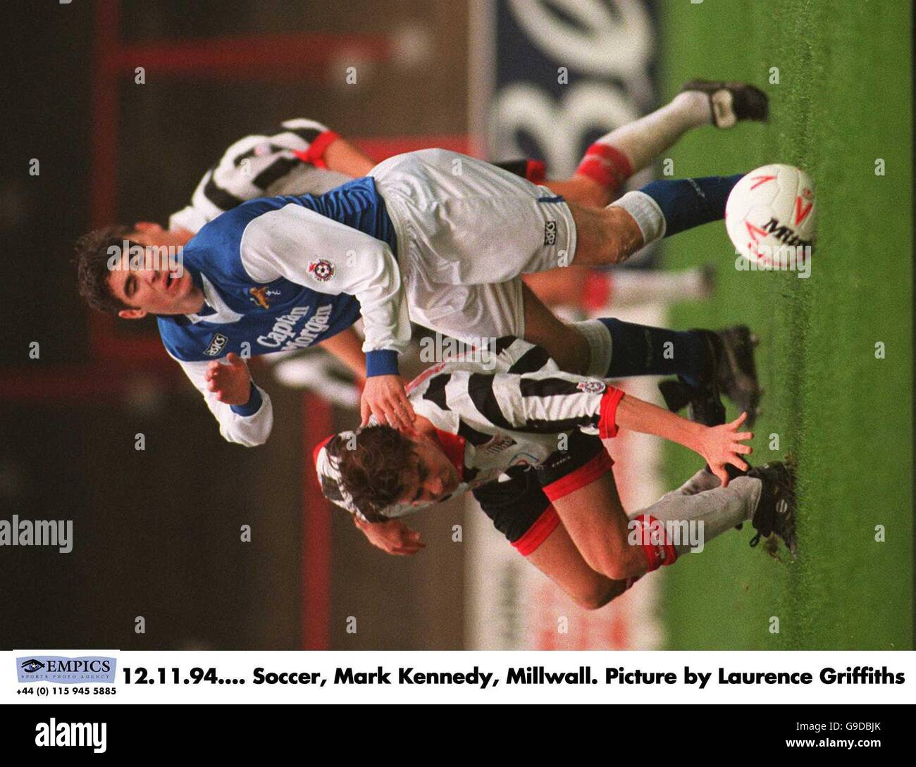 12.11.94. Calcio, Mark Kennedy, Millwall. Foto di Laurence Griffiths Foto Stock