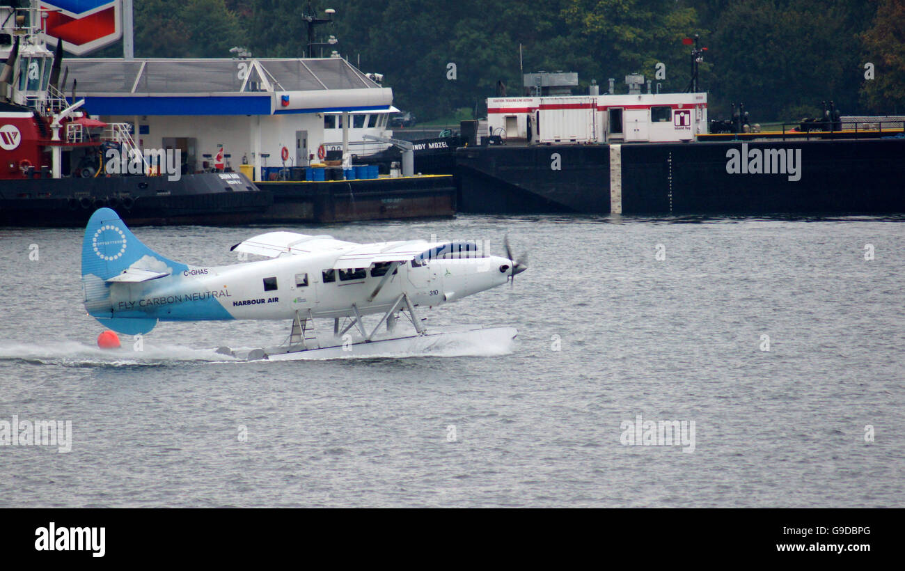 VANCOUVER, CA - Settembre 2014- aliscafi a terra e di decollo in porto Foto Stock