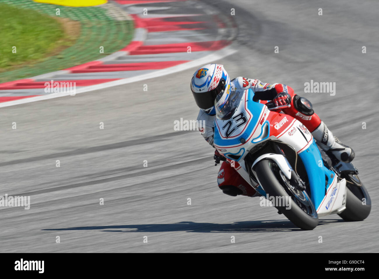 Il corridore motociclistico Andrey Martsevich, Russia, compete nell'IDM Superbike cup il 21 agosto 2011 a Zeltweg, Austria, Europa Foto Stock