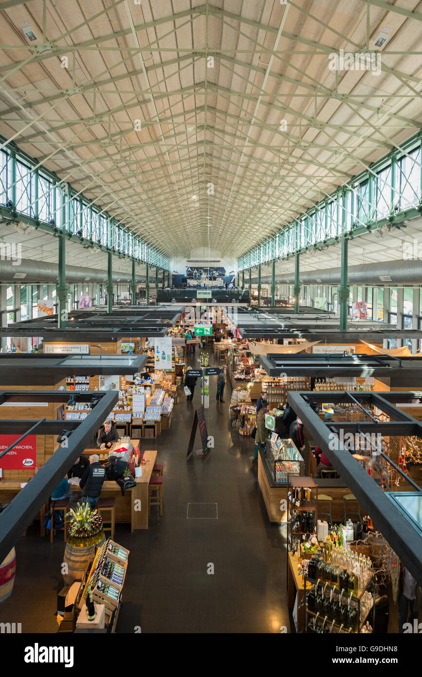 Monaco di Baviera, Germania - 26 Marzo 2014: La Schrannenhalle è un famoso cibo gourmet e mercato vicino al Viktualienmarkt Monaco di Baviera Foto Stock