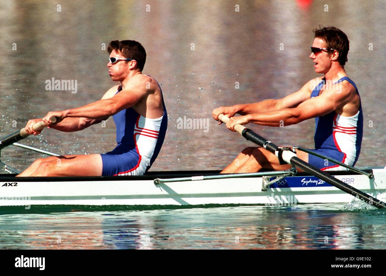 Greg Searle e ed Coode in Gran Bretagna in azione I riscaldatori qualificati a coppia senza coxless da uomo Foto Stock