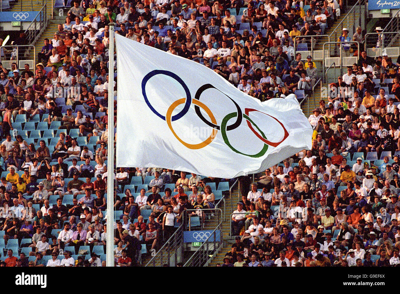 Olimpiadi di Sydney 2000 - Atletica. La bandiera olimpica Foto Stock