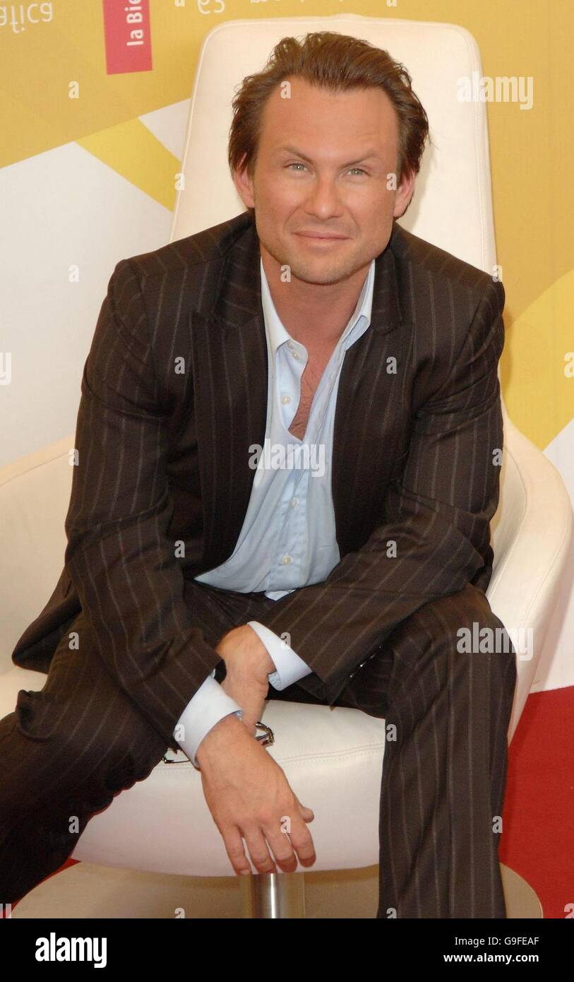 Christian Slater partecipa a una fotocellula per il nuovo film "Bobby", al Palazzo del Casino di Venezia, in occasione del 63° Festival del Cinema di Venezia. Foto Stock