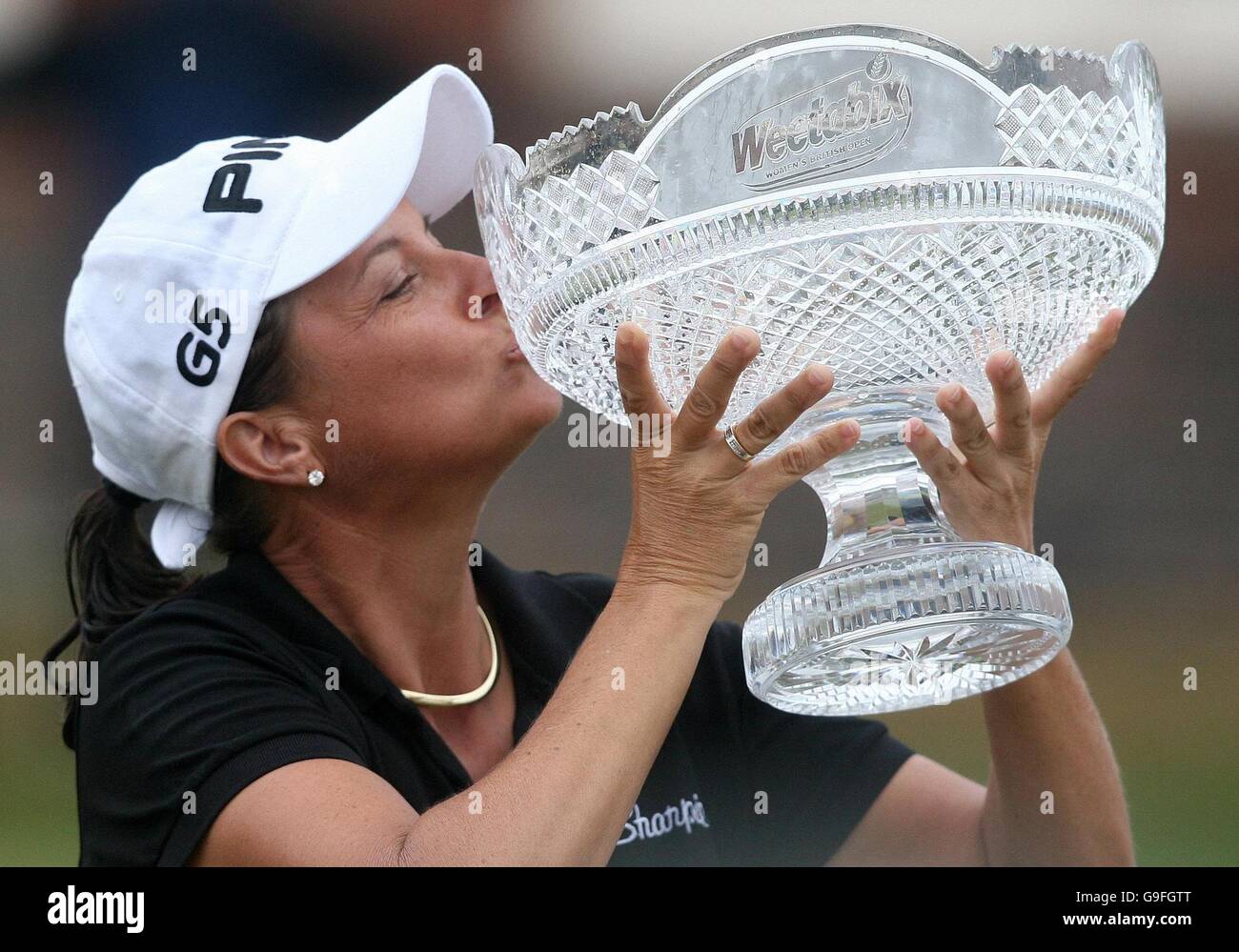 Golf - Weetabix Women's British Open - Royal Lytham and St Annes - turno finale. Sherri Steinhauer USA festeggia con il trofeo dopo aver vinto il Weetabix Women's British Open al Royal Lytham and St Annes, Lancashire. Foto Stock