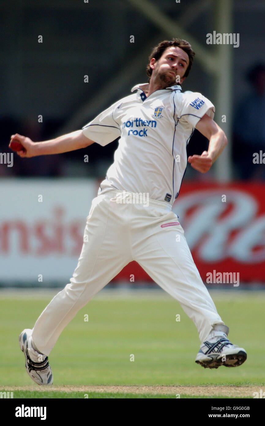 Cricket - Liverpool Victoria County Championship - Divisione uno - Warwickshire v Durham - Edgbaston. Graham Onions, Durham Foto Stock