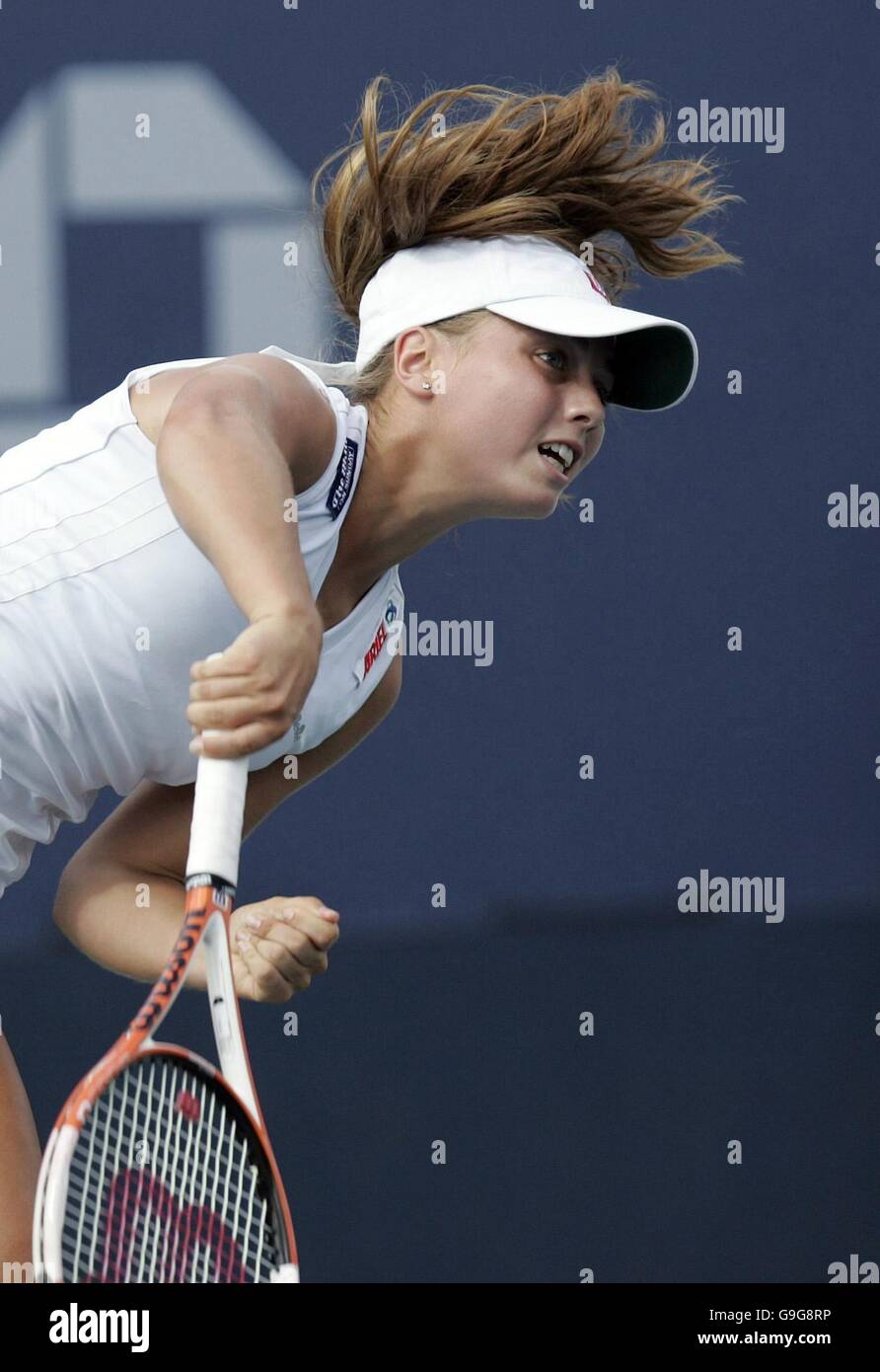 Great Britain's Jade Curtis in azione durante la prima partita delle ragazze contro l'australiano Jessica Moore al US Open di Flushing Meadow, New York. Foto Stock