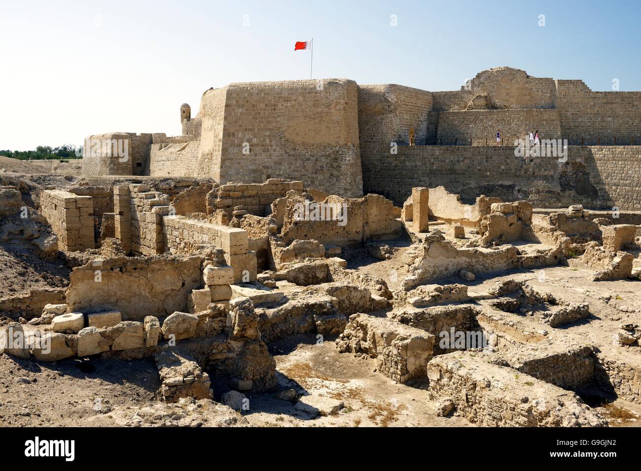 Il forte del Bahrain risale al 2300 a.C. all'età del rame e del bronzo. Una volta capitale della civiltà di Dilmun. Scavi sul lato sud Foto Stock