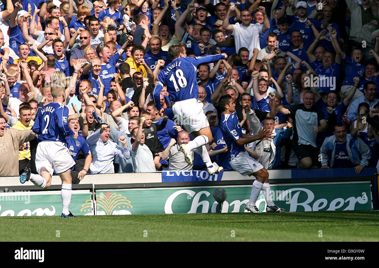 Calcio - fa Barclays Premiership - Everton v Liverpool - Goodison Park. Tim Cahill festeggia l'obiettivo di apertura di Everton Foto Stock