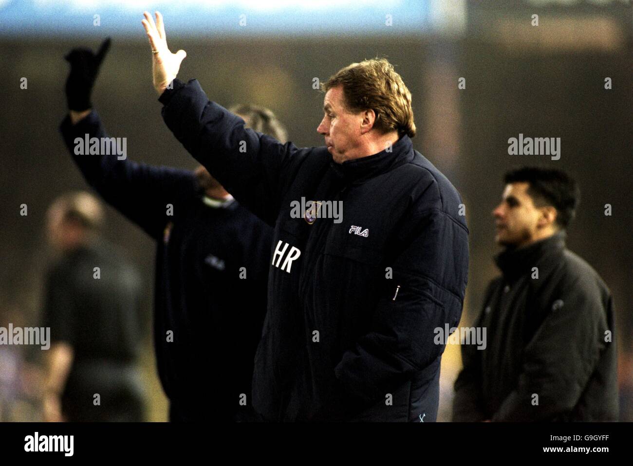 Il manager di West Ham United, Harry Redknapp, grida al tatto linea Foto Stock