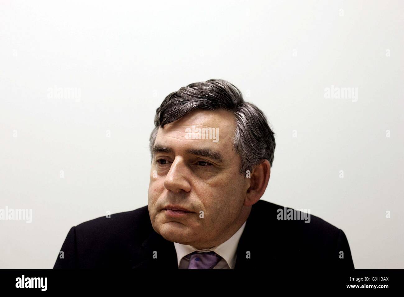 Il cancelliere britannico Gordon Brown annuncia una nuova iniziativa Train to Gain per le piccole imprese durante una visita a Hardy Group Printing, a est di Londra. Foto Stock