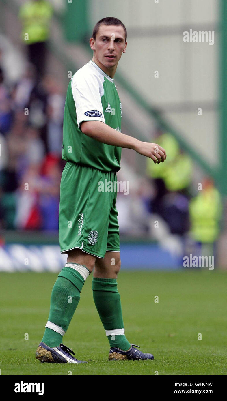 Hibernian Scott Brown in azione durante la Banca di Scozia Premier league contro i Rangers a Pasqua Road, Edimburgo. Foto Stock