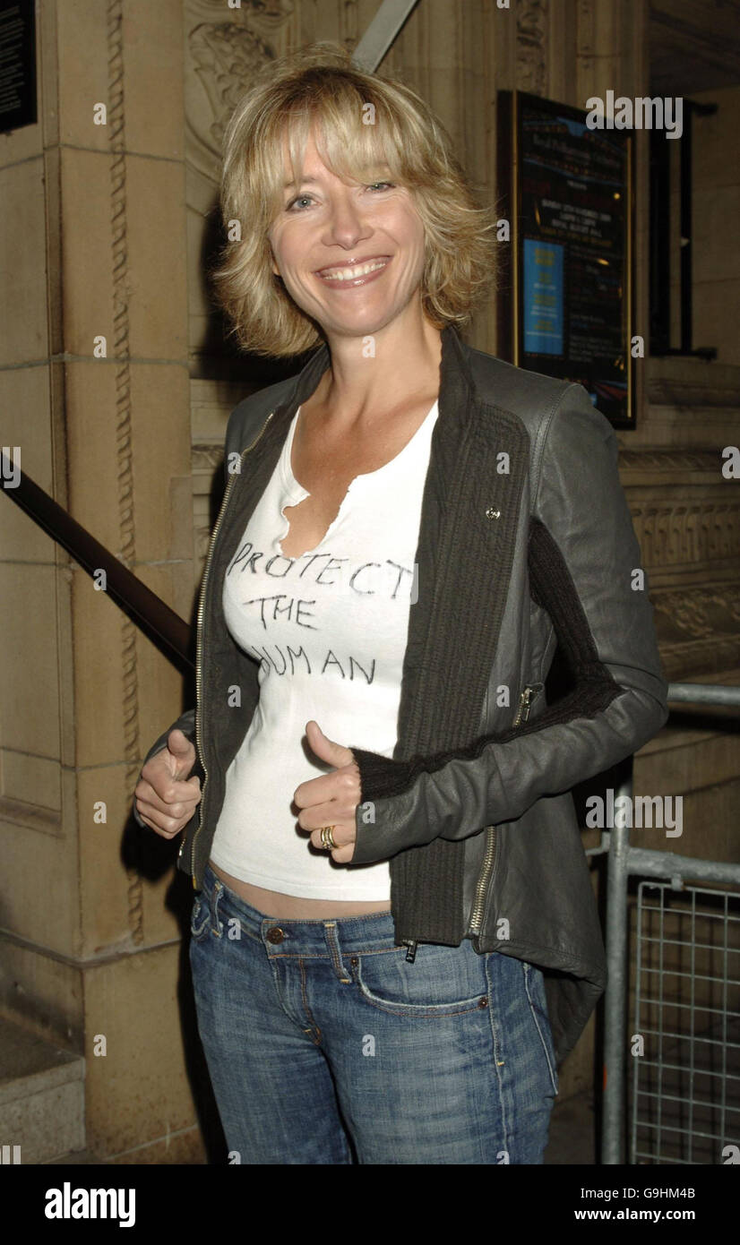 Emma Thompson arriva per il concerto Secret polizieman's Ball - che lancia la "Protect the Human Week" di Amnesty International - presso la Royal Albert Hall di Londra. Foto Stock