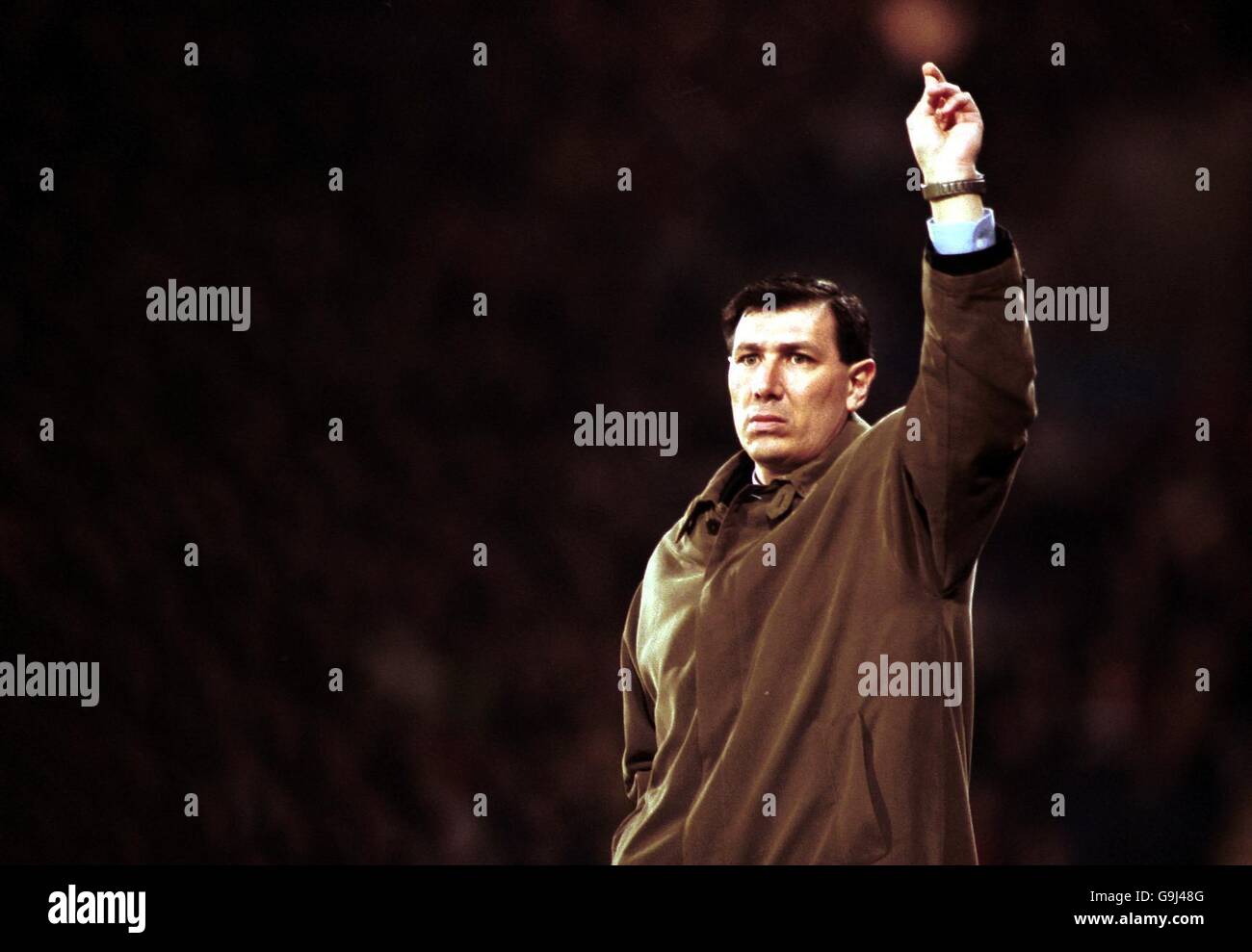 Calcio - AXA fa Cup - Fifth Round Replay - Wimbledon / Wycombe Wanderers. Lawrie Sanchez il manager Wycombe Wanderers guarda il suo team affrontare il pazzo Gang Foto Stock