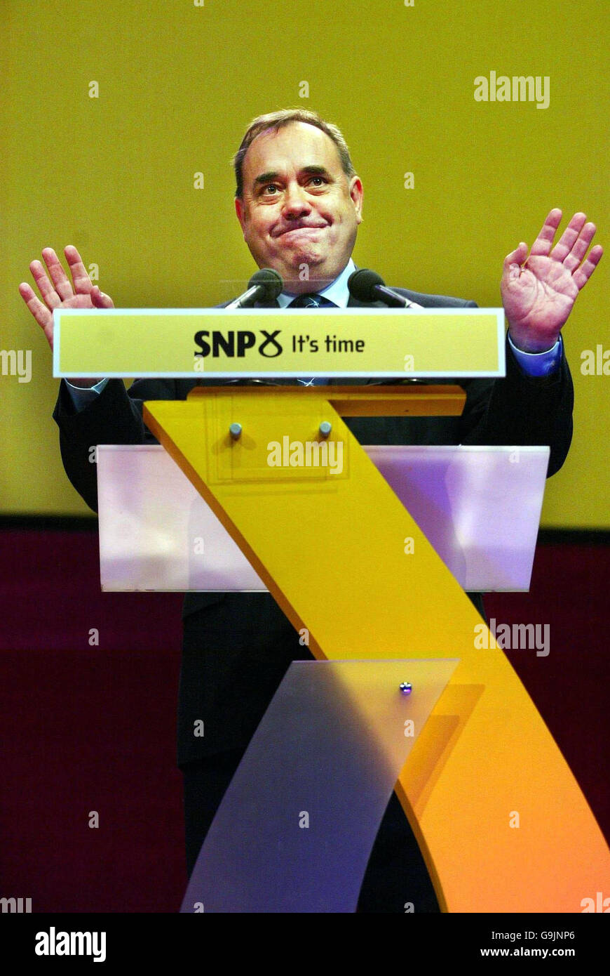 Il leader della SNP Alex Salmond ha tenuto il suo discorso durante la conferenza autunnale del suo partito a Perth. Foto Stock