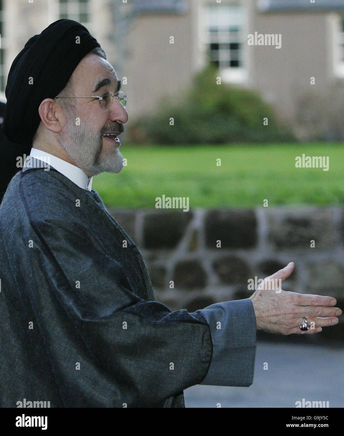 L'ex presidente iraniano Mohammad Khatami arriva all'università di St Andrews, dove riceverà una laurea honoris. Foto Stock