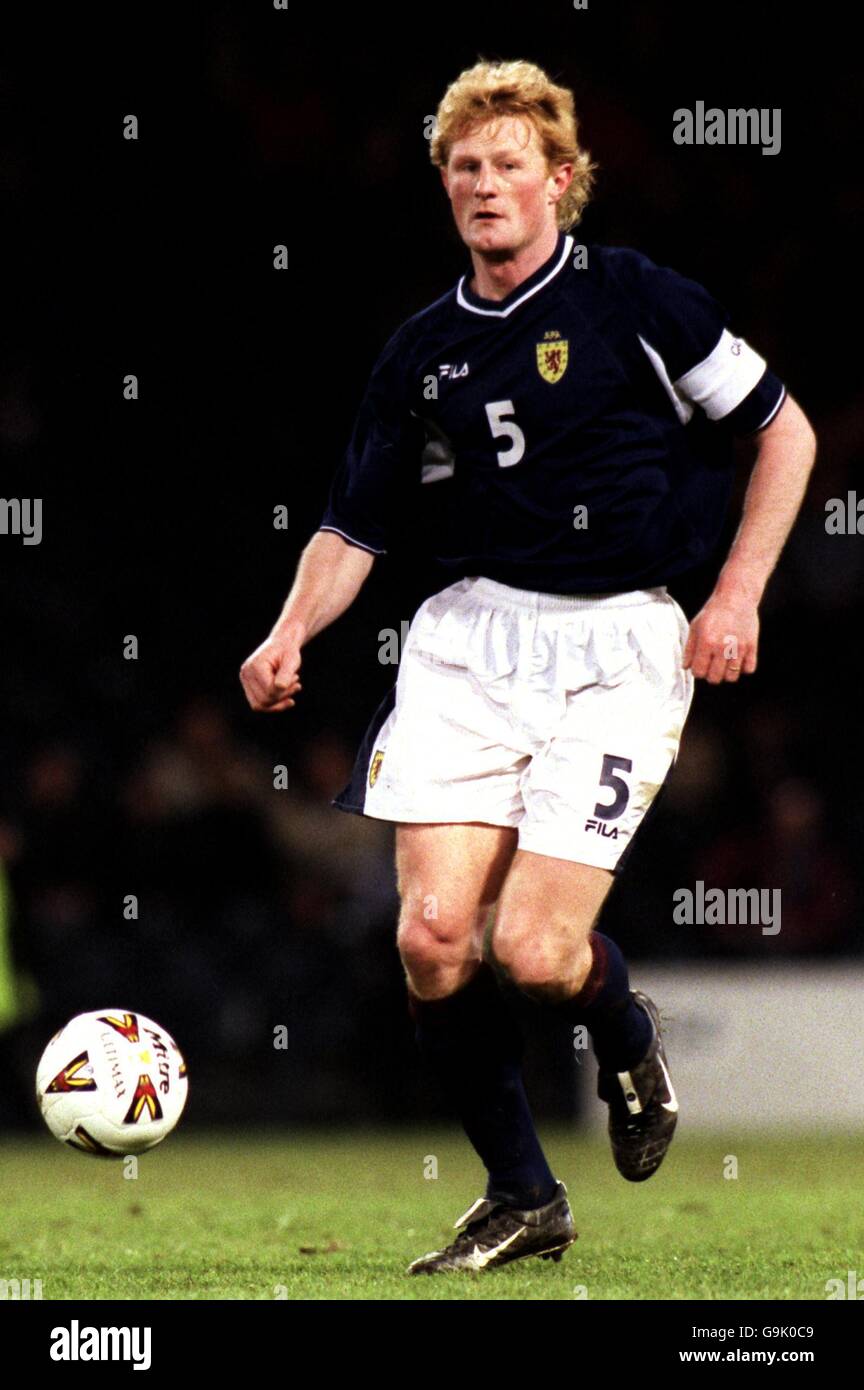 Calcio - Coppa del mondo 2002 Qualifier - Gruppo sei - Scozia contro San Marino. Colin Hendry, Scozia Foto Stock