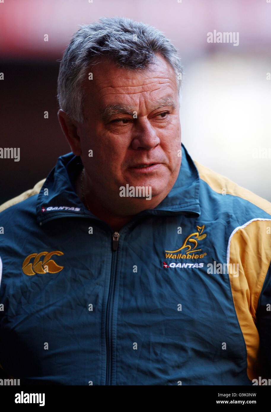 Rugby Union - sessione di allenamento in Australia - Millennium Stadium. Il Coach John Connolly dell'Australia durante una sessione di allenamento al Millennium Stadium di Cardiff. Foto Stock