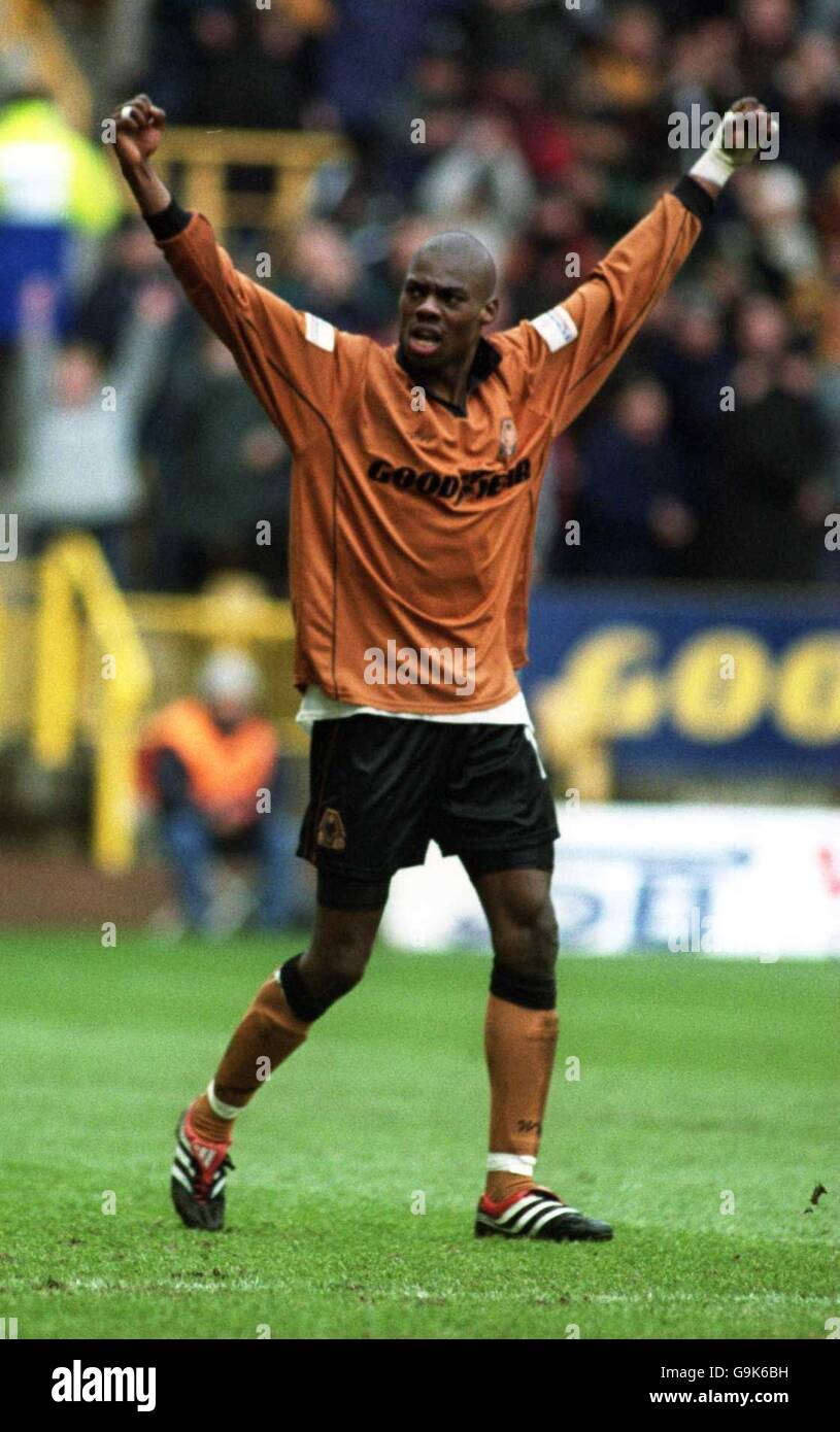 Calcio - Nationwide League Division uno - Wolverhampton Wanderers / West Bromwich Albion. George Ndah di Wolverhampton Wanderers festeggia dopo aver segnato il gol di apertura contro West Bromwich Albion Foto Stock