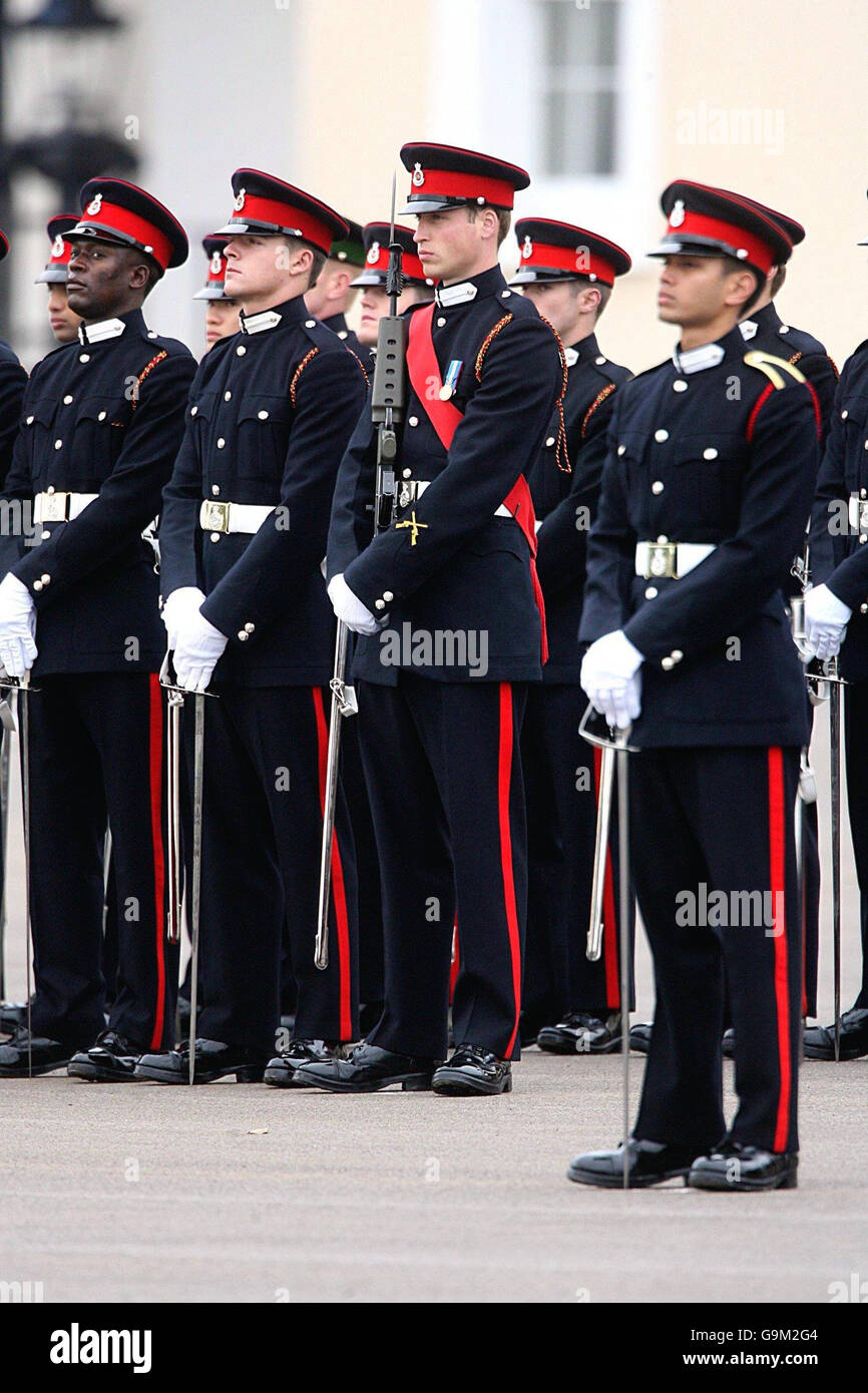 Il principe William passando a Sandhurst Foto Stock