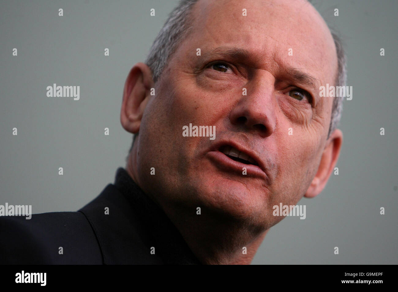 Vodafone McLaren Mercedes Team principio Ron Dennis al lancio della nuova McLaren MP4-22 Formula 1 a l'Hemisferic, Ciudad de las Artes y de las Ciencias, Valencia, Spagna. Foto Stock